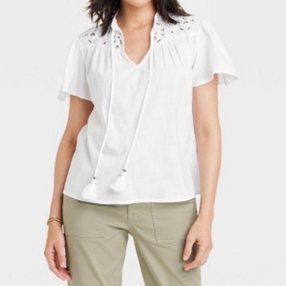 NWT Knox Rose eyelet shirt